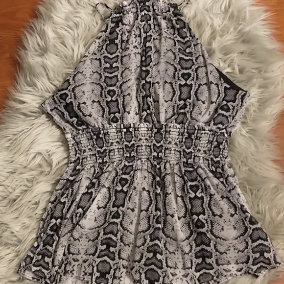 Snake-print, grey and black tank top - Picture 2 of 4